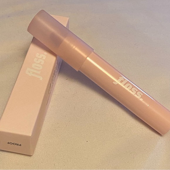 💄-Lip Advocate-💄 - Picture 7 of 7